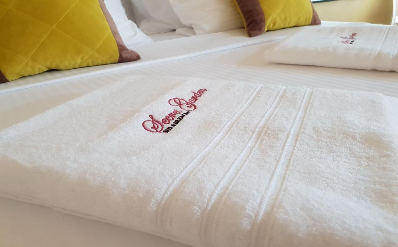B&B Secret Garden Adults Only Voeren Luaran gambar